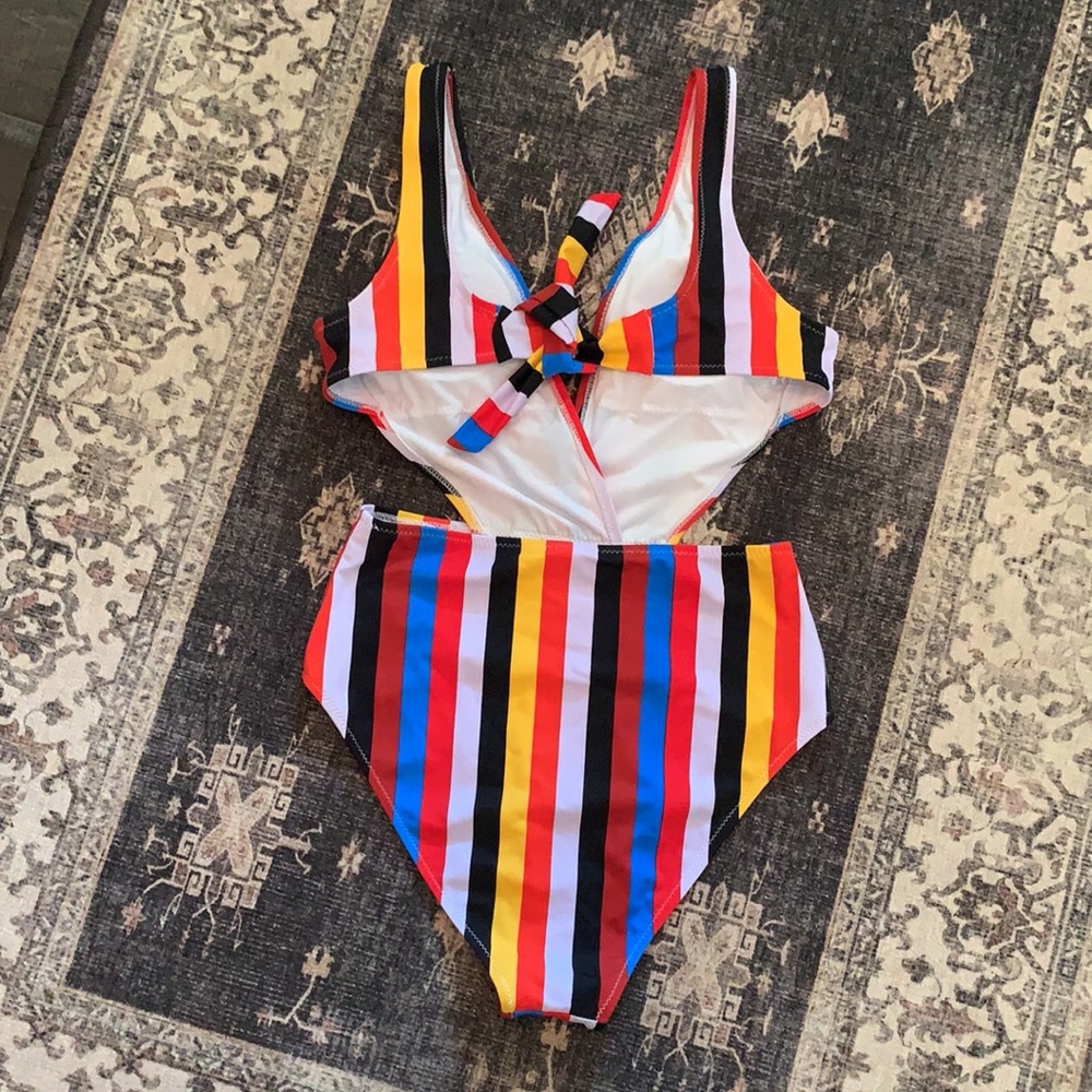 Striped one piece - Picture 3 of 3